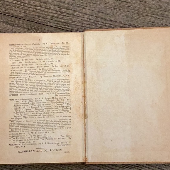 Antique books Shakespeare intro and notes by K Deighton Macmillan 1891 two books - Picture 5 of 15